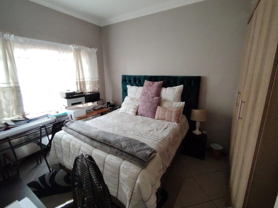 3 Bedroom Property for Sale in Monavoni Gauteng