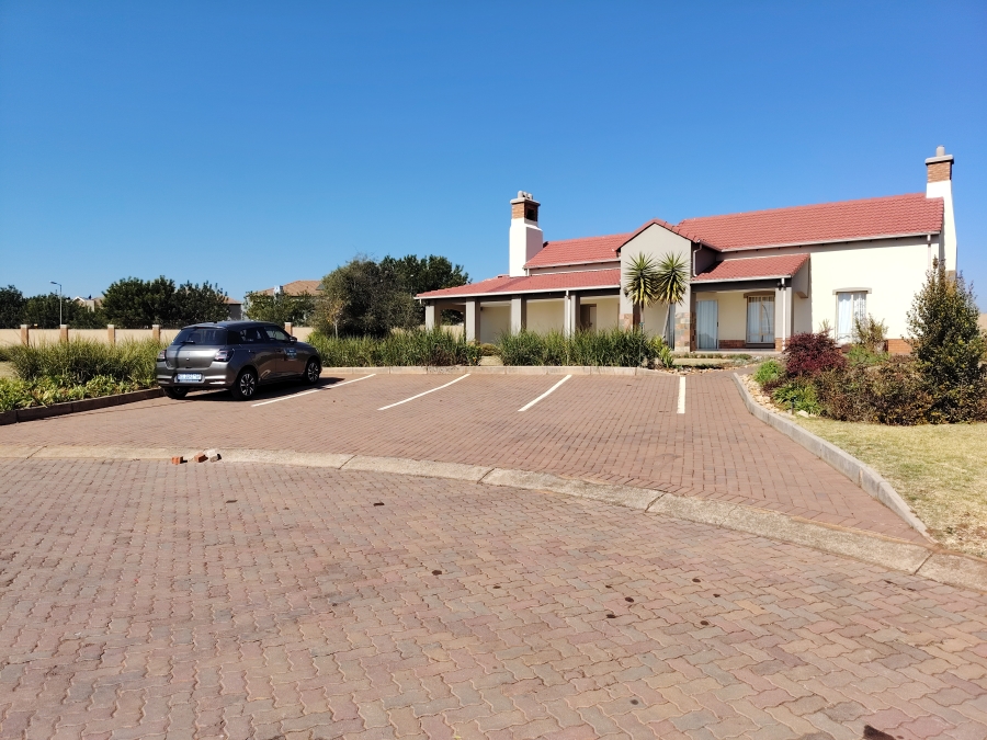 3 Bedroom Property for Sale in Monavoni Gauteng