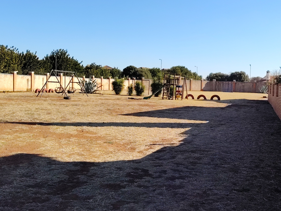 3 Bedroom Property for Sale in Monavoni Gauteng