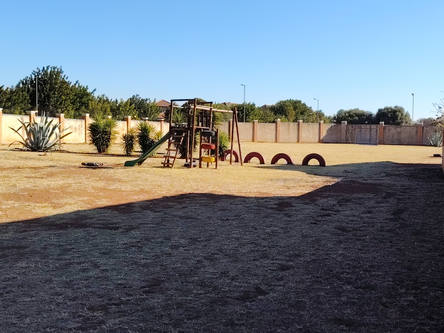 3 Bedroom Property for Sale in Monavoni Gauteng