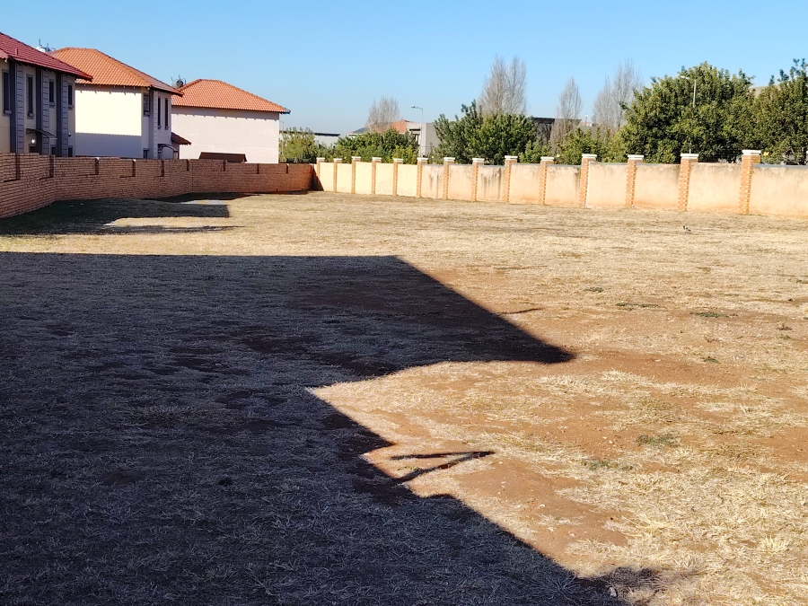 3 Bedroom Property for Sale in Monavoni Gauteng