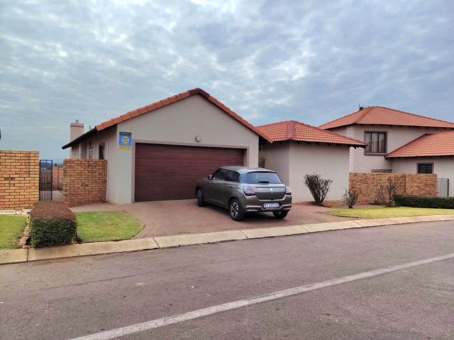 3 Bedroom Property for Sale in Monavoni Gauteng