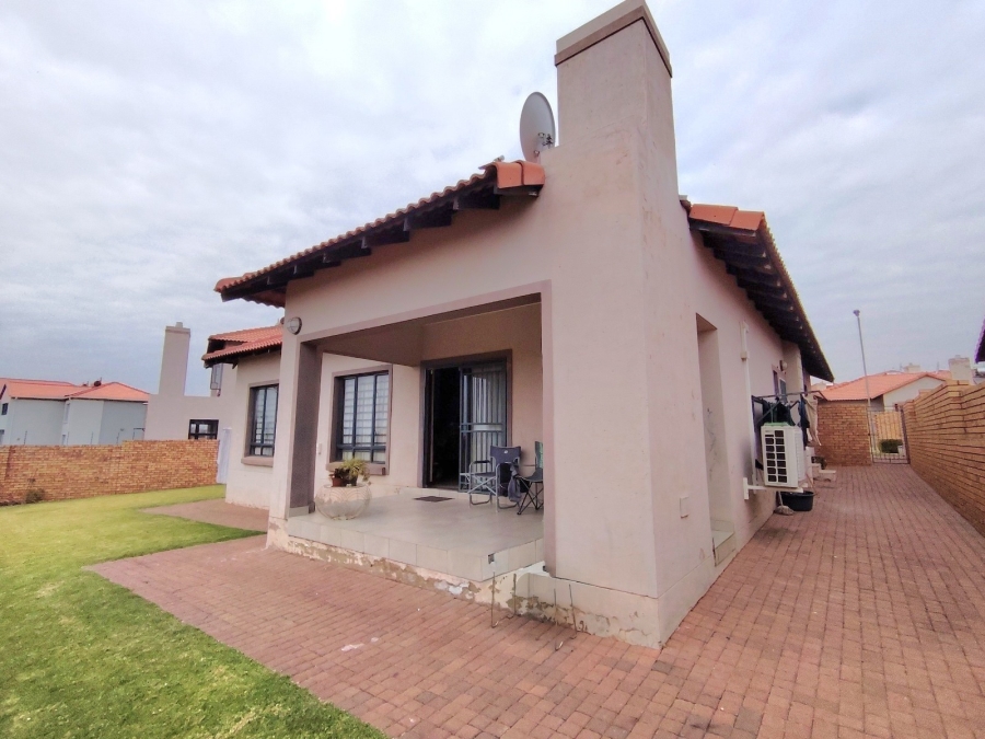 3 Bedroom Property for Sale in Monavoni Gauteng