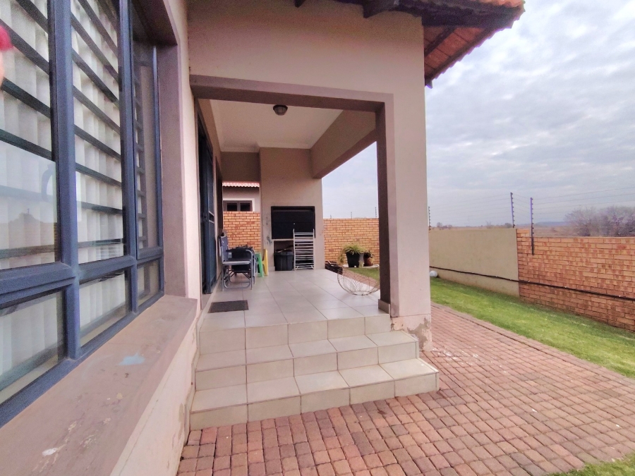 3 Bedroom Property for Sale in Monavoni Gauteng