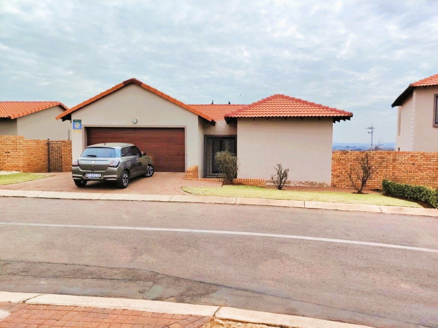 3 Bedroom Property for Sale in Monavoni Gauteng
