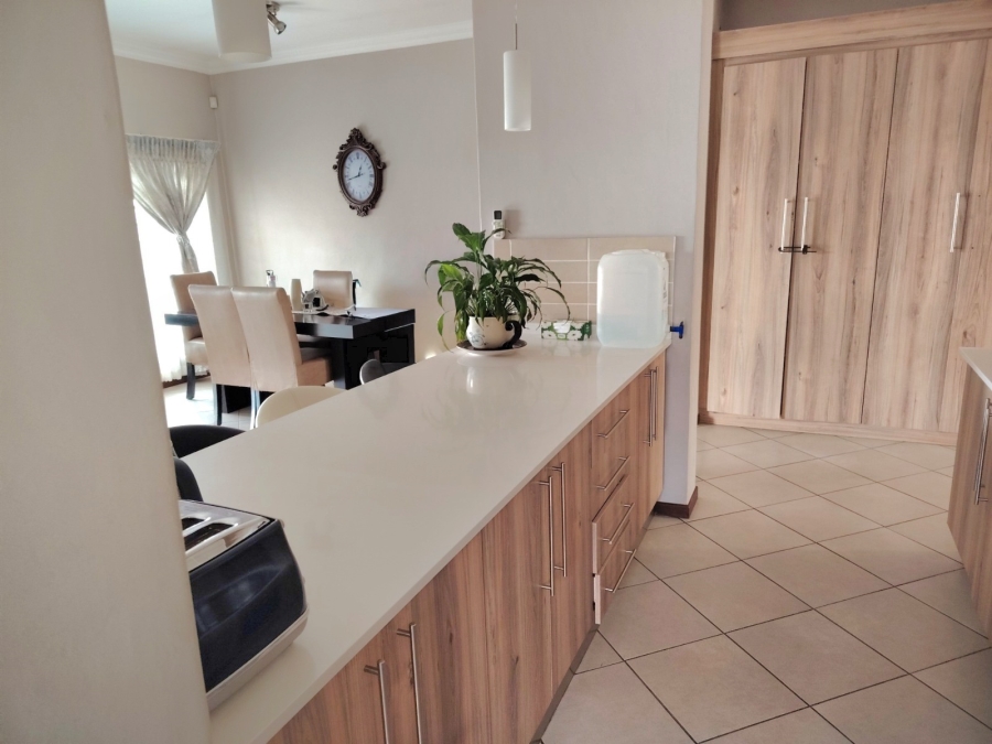 3 Bedroom Property for Sale in Monavoni Gauteng