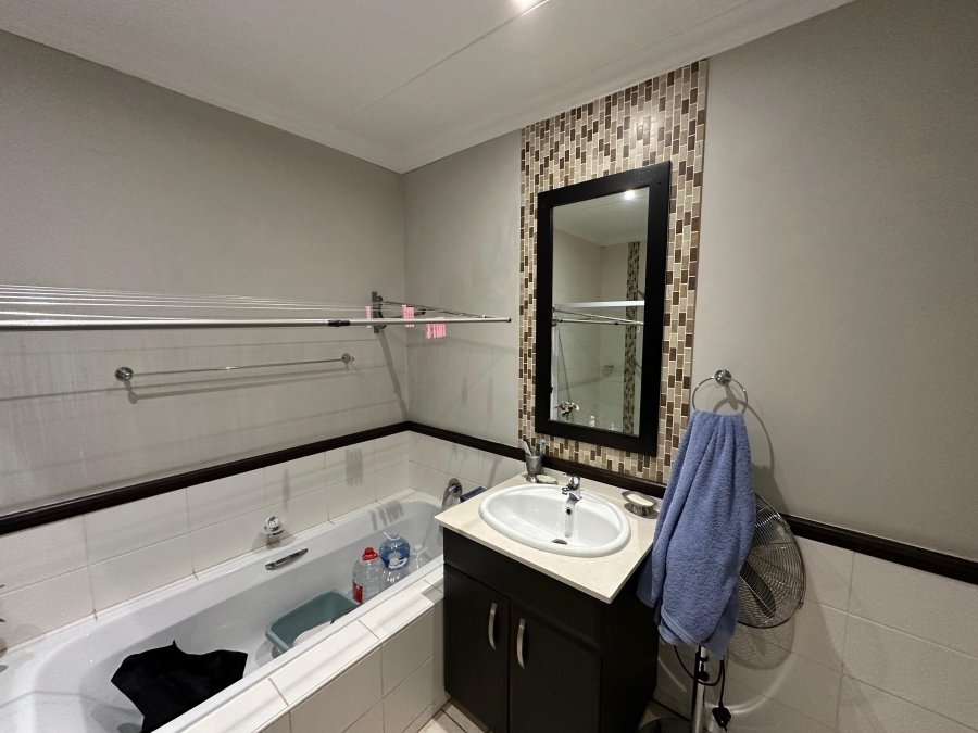 1 Bedroom Property for Sale in Rietvalleipark Gauteng