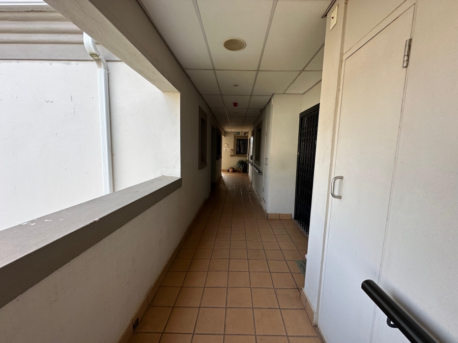 1 Bedroom Property for Sale in Rietvalleipark Gauteng