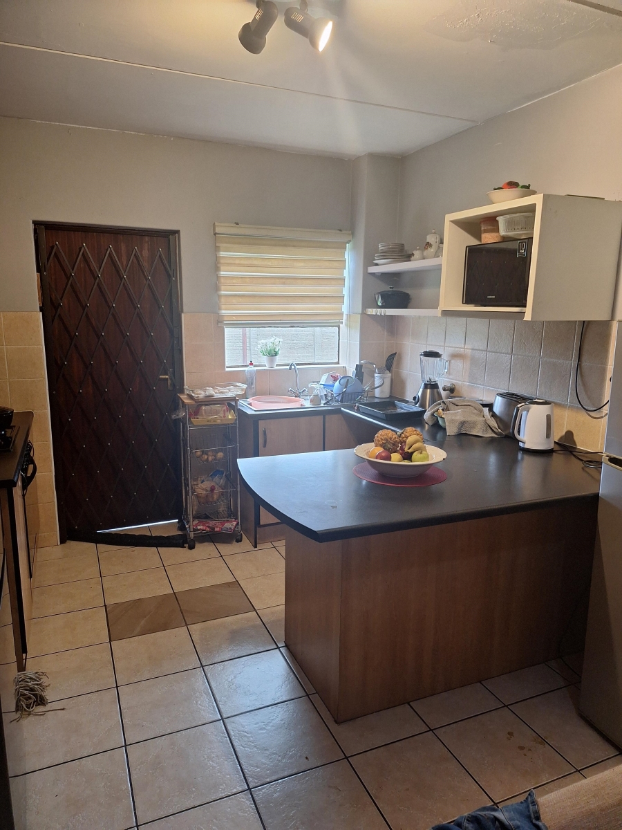 To Let 2 Bedroom Property for Rent in Albemarle Gauteng