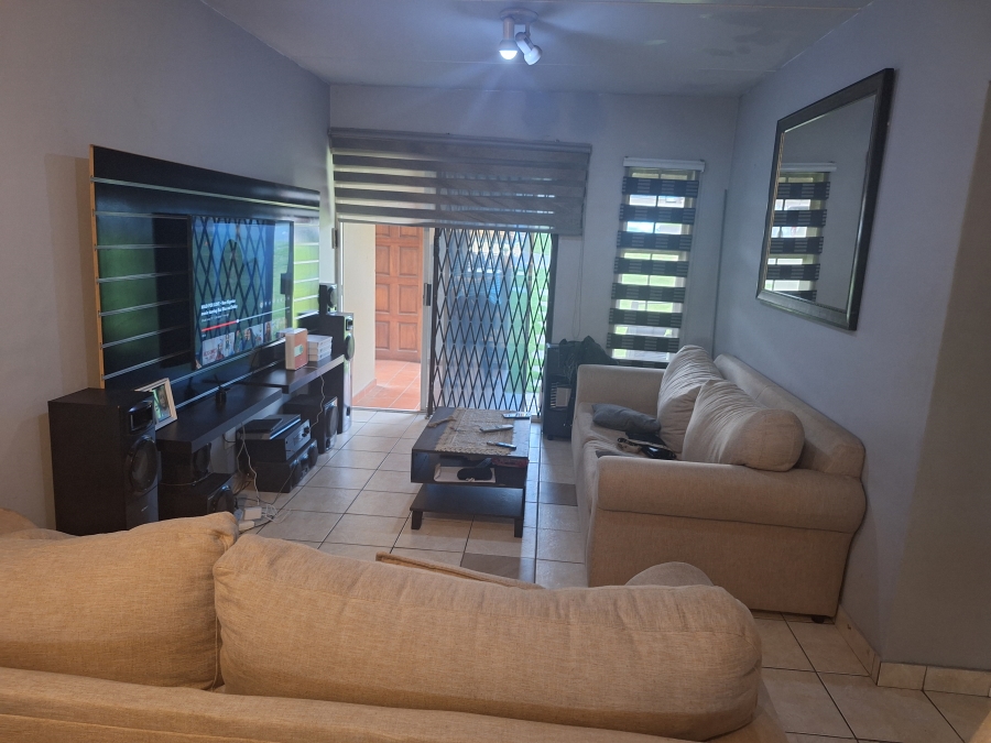 To Let 2 Bedroom Property for Rent in Albemarle Gauteng