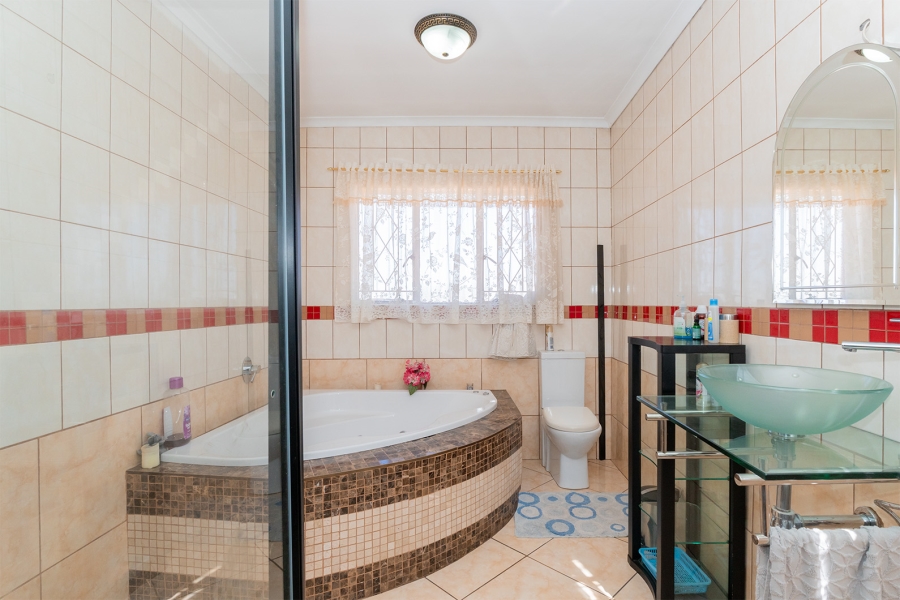 4 Bedroom Property for Sale in Rembrandt Ridge Gauteng