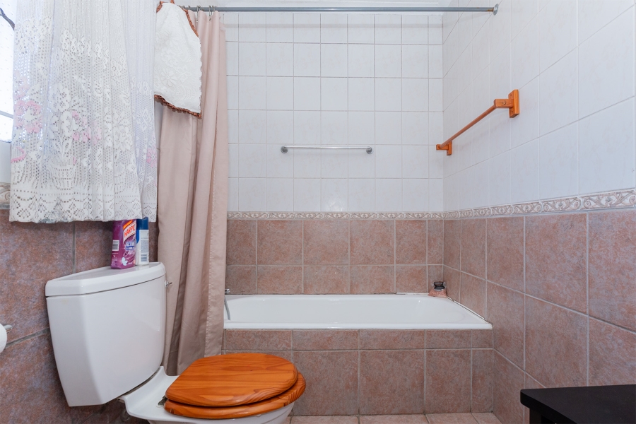4 Bedroom Property for Sale in Rembrandt Ridge Gauteng