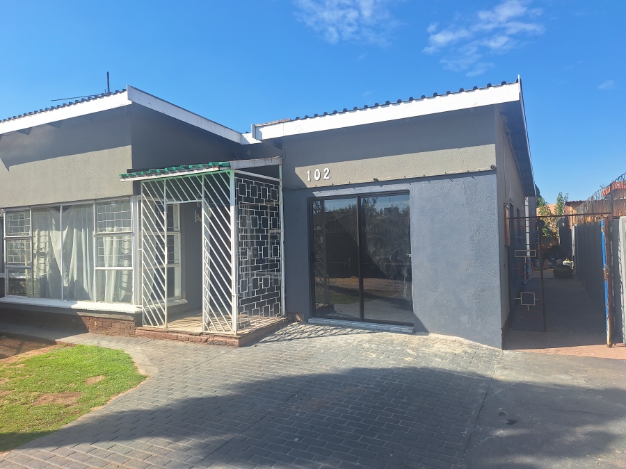 To Let 3 Bedroom Property for Rent in Roodekop Gauteng