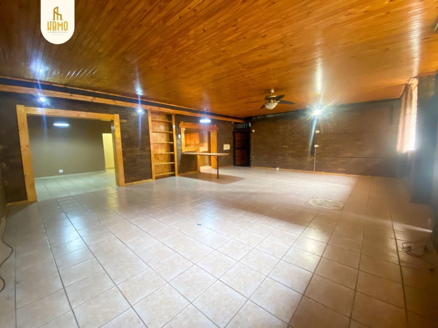 4 Bedroom Property for Sale in Mountain View Gauteng