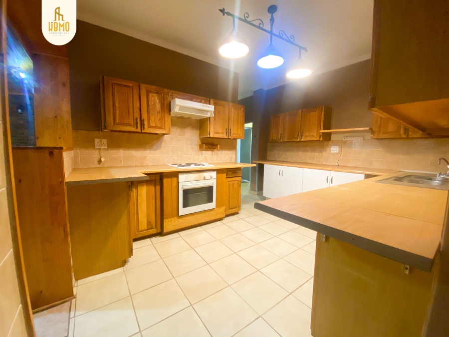 4 Bedroom Property for Sale in Mountain View Gauteng