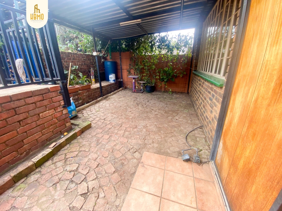 4 Bedroom Property for Sale in Mountain View Gauteng