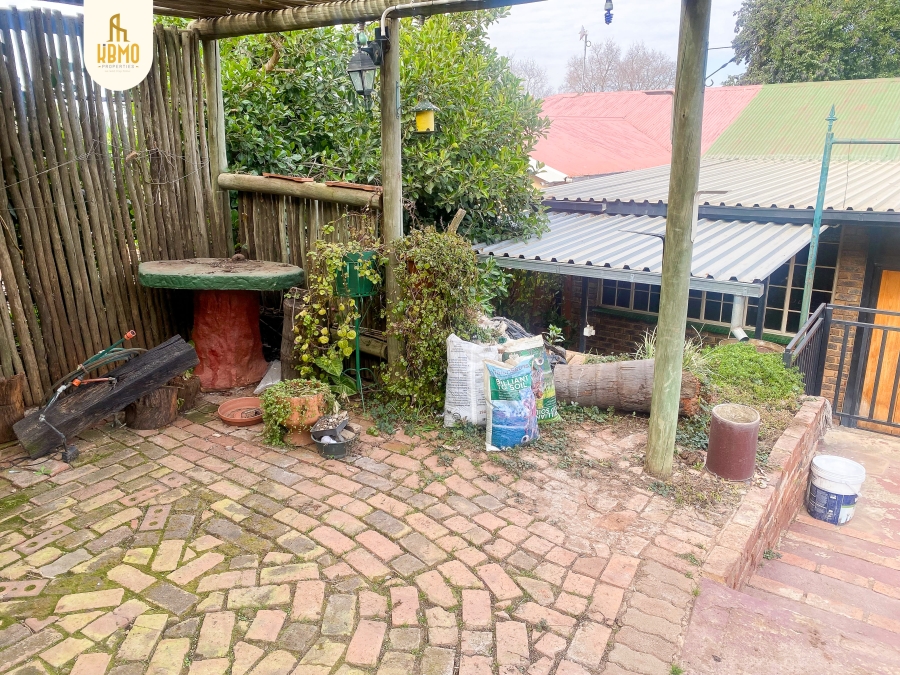 4 Bedroom Property for Sale in Mountain View Gauteng
