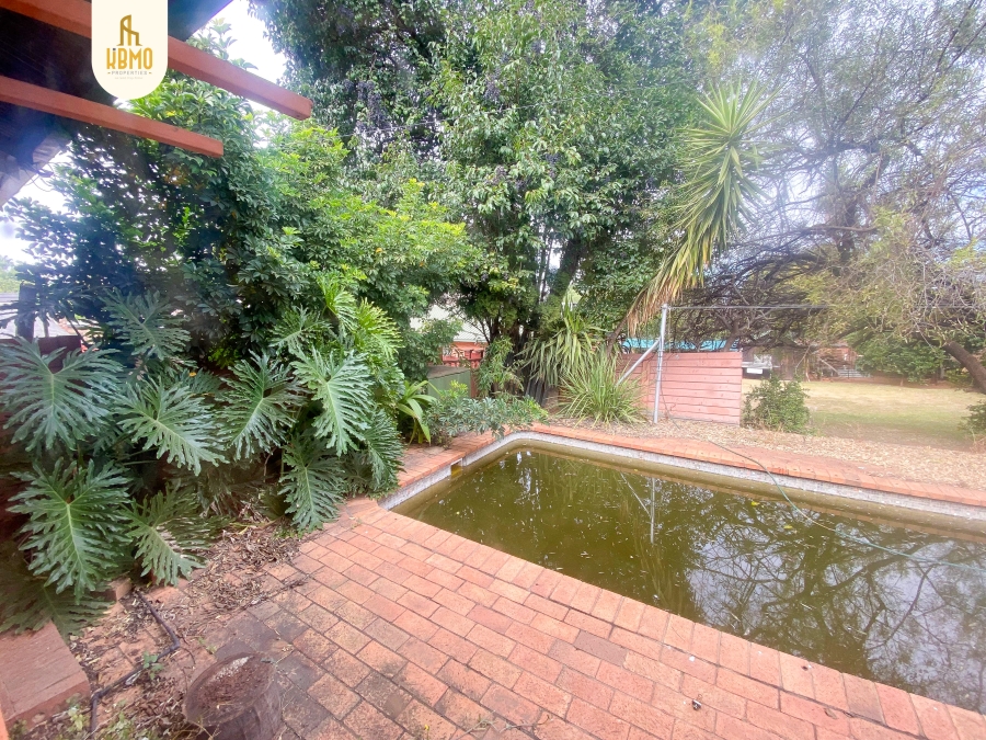 4 Bedroom Property for Sale in Mountain View Gauteng