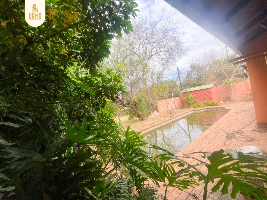 4 Bedroom Property for Sale in Mountain View Gauteng
