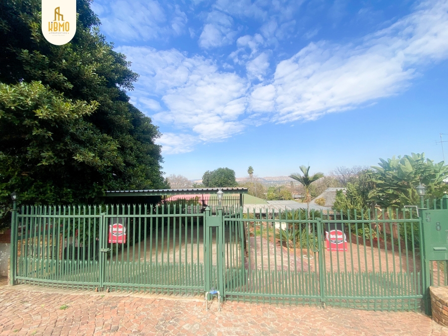 4 Bedroom Property for Sale in Mountain View Gauteng