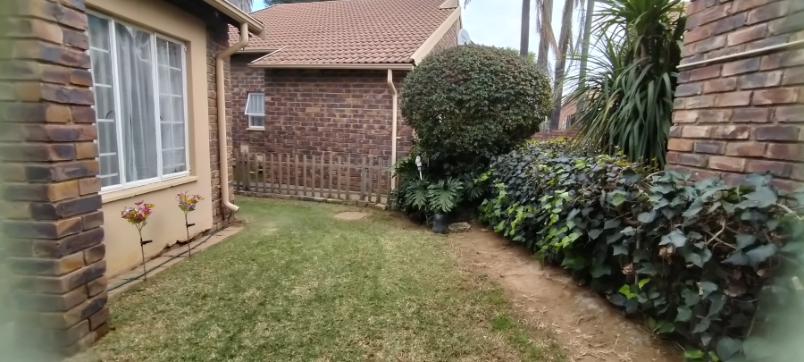 2 Bedroom Property for Sale in Allens Nek Gauteng