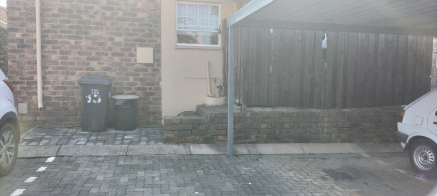 2 Bedroom Property for Sale in Allens Nek Gauteng