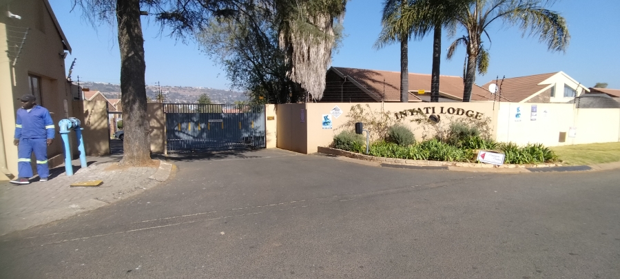 2 Bedroom Property for Sale in Allens Nek Gauteng