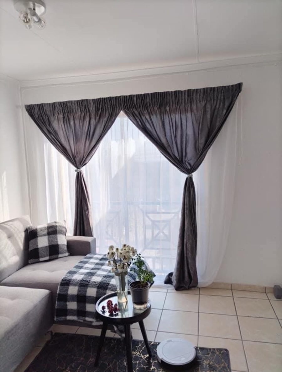1 Bedroom Property for Sale in Bryanston Gauteng