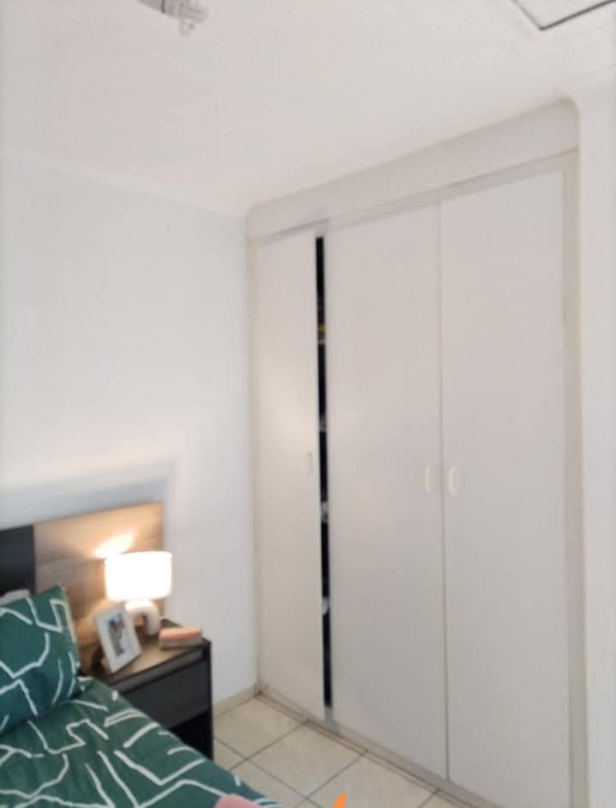 1 Bedroom Property for Sale in Bryanston Gauteng