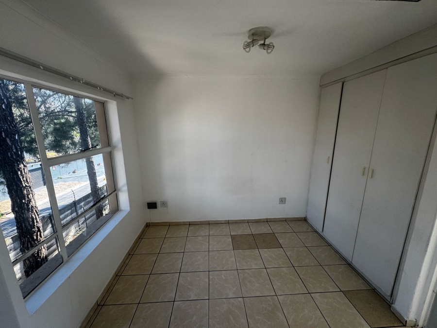 1 Bedroom Property for Sale in Bryanston Gauteng