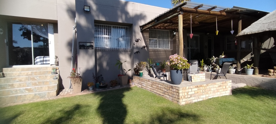 4 Bedroom Property for Sale in Rangeview Gauteng