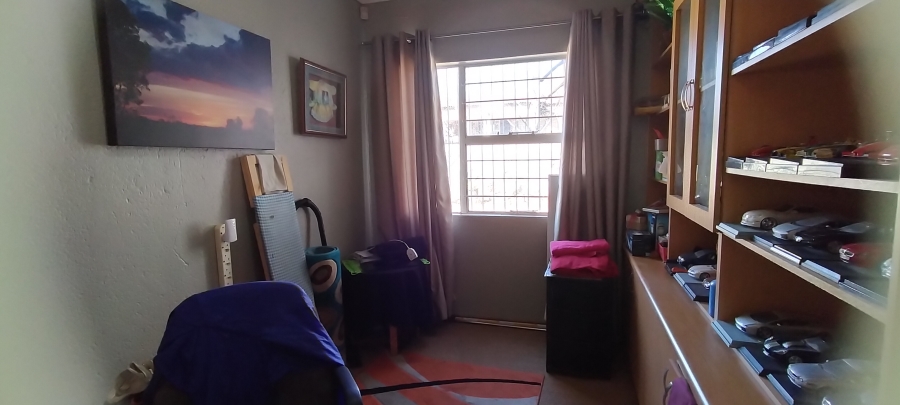 4 Bedroom Property for Sale in Rangeview Gauteng
