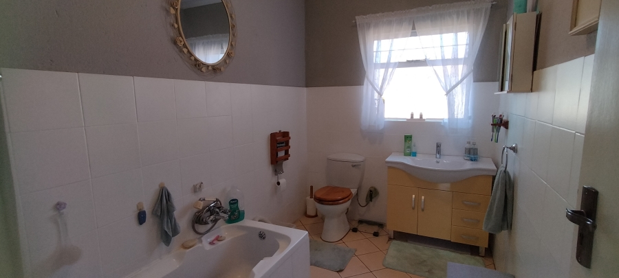 4 Bedroom Property for Sale in Rangeview Gauteng