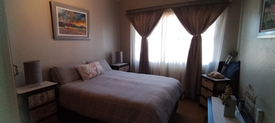 4 Bedroom Property for Sale in Rangeview Gauteng