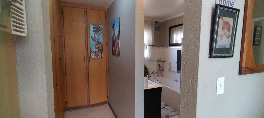 4 Bedroom Property for Sale in Rangeview Gauteng