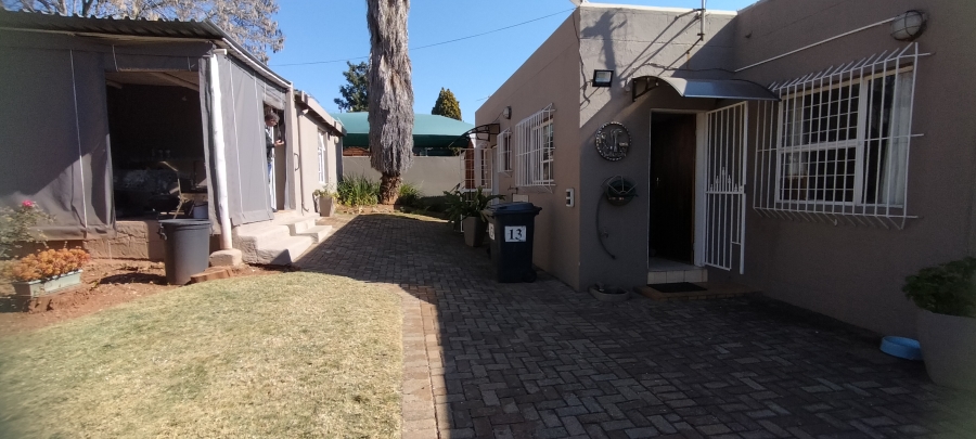 4 Bedroom Property for Sale in Rangeview Gauteng
