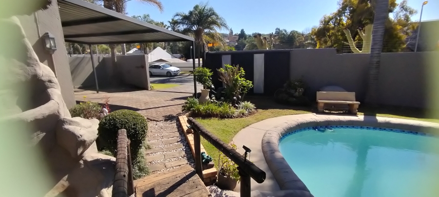 4 Bedroom Property for Sale in Rangeview Gauteng
