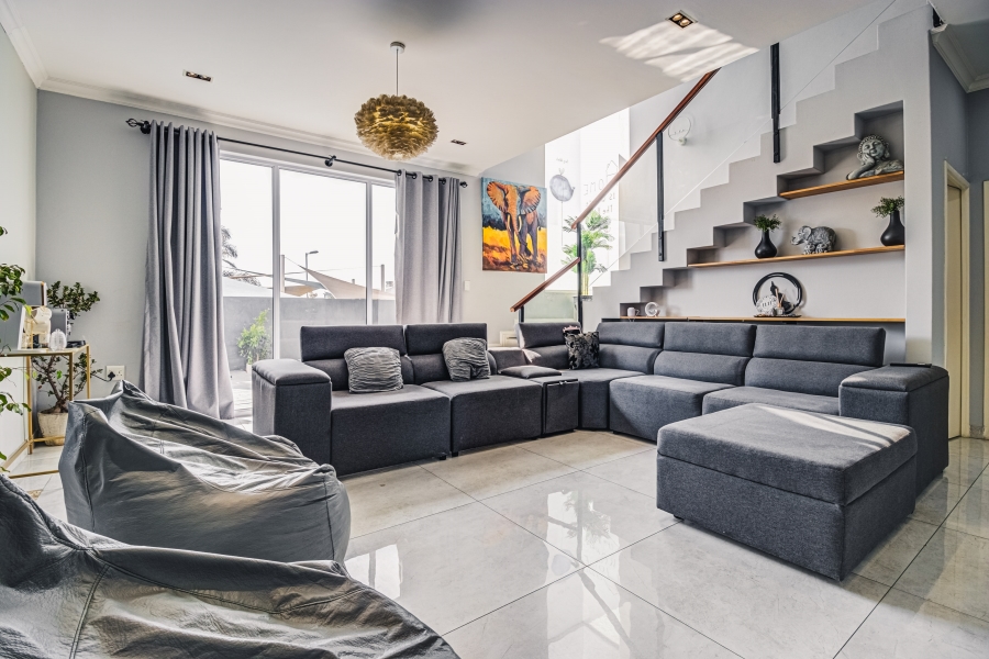 5 Bedroom Property for Sale in Thorn Valley Estate Gauteng
