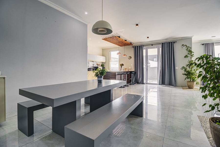 5 Bedroom Property for Sale in Thorn Valley Estate Gauteng