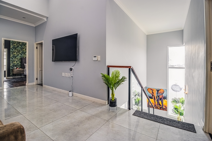 5 Bedroom Property for Sale in Thorn Valley Estate Gauteng