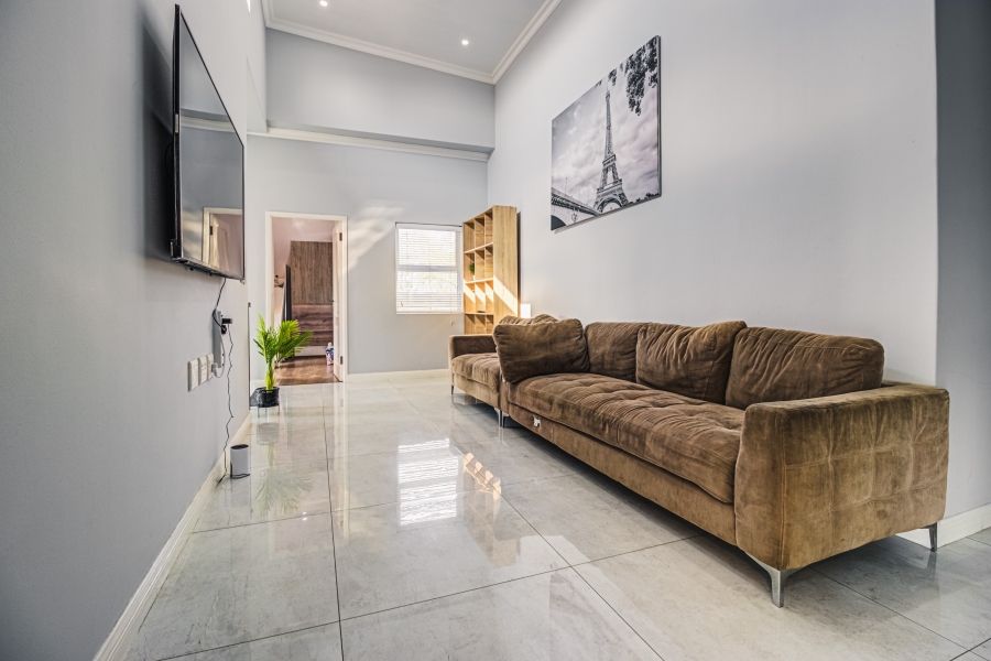 5 Bedroom Property for Sale in Thorn Valley Estate Gauteng