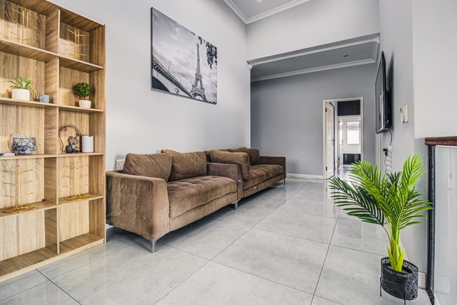 5 Bedroom Property for Sale in Thorn Valley Estate Gauteng