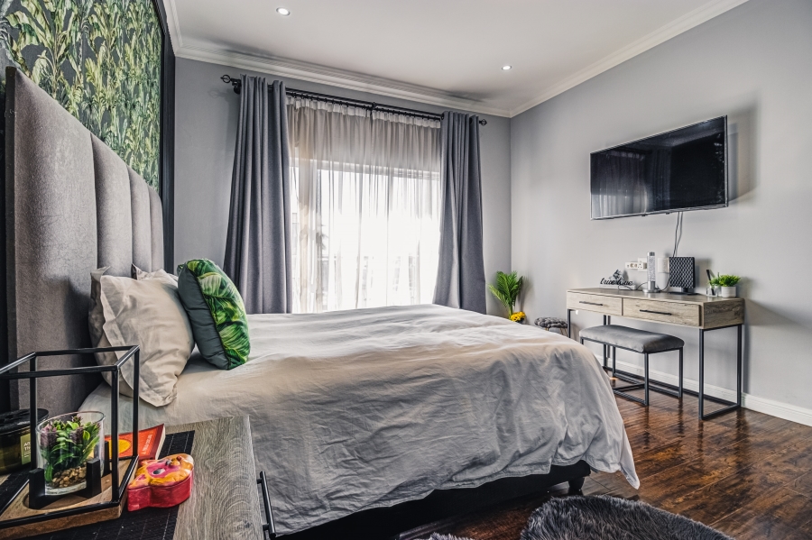 5 Bedroom Property for Sale in Thorn Valley Estate Gauteng