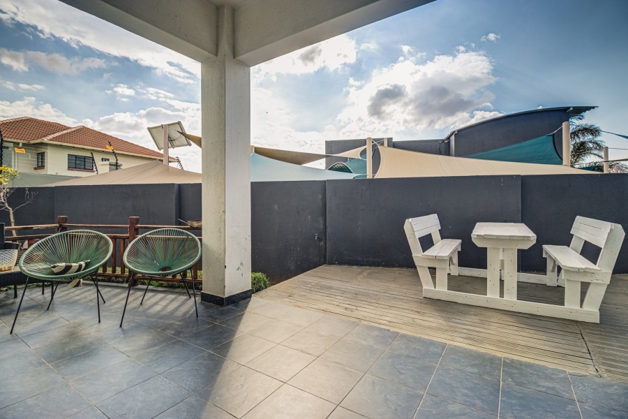 5 Bedroom Property for Sale in Thorn Valley Estate Gauteng