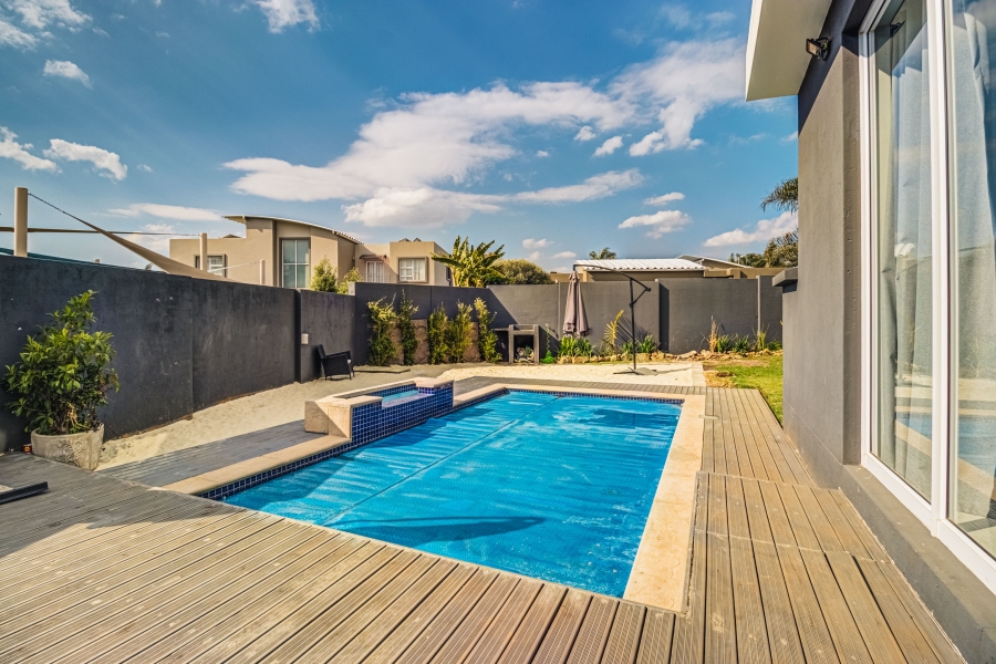 5 Bedroom Property for Sale in Thorn Valley Estate Gauteng