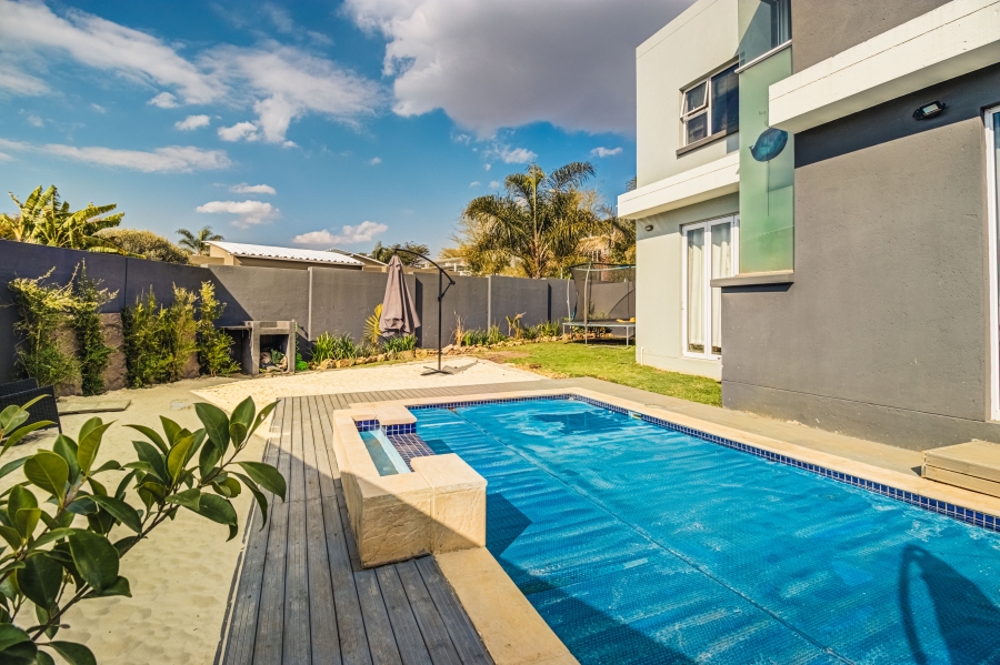 5 Bedroom Property for Sale in Thorn Valley Estate Gauteng