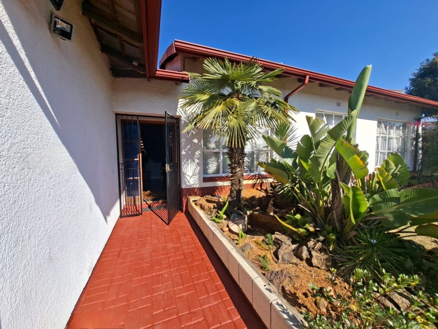4 Bedroom Property for Sale in Constantia Kloof Gauteng