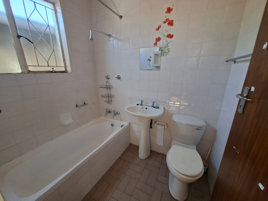 4 Bedroom Property for Sale in Constantia Kloof Gauteng