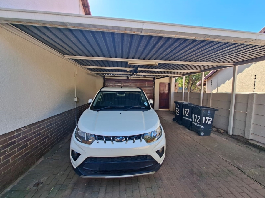 4 Bedroom Property for Sale in Constantia Kloof Gauteng