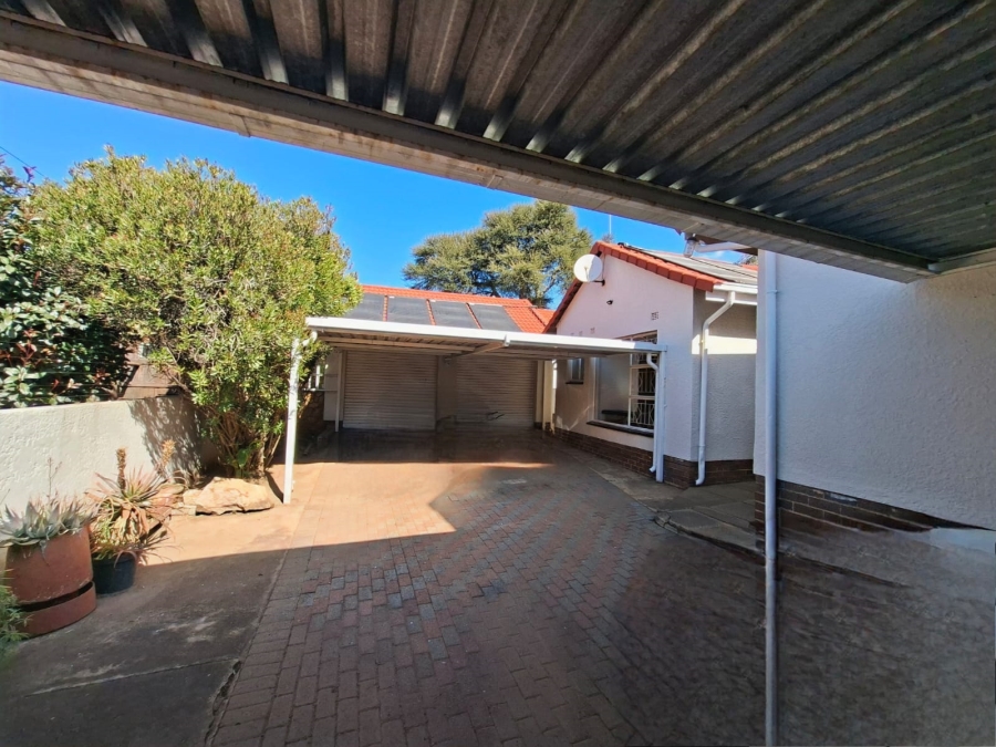 4 Bedroom Property for Sale in Constantia Kloof Gauteng